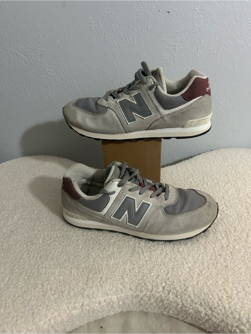 New Balance Women's Gray and Burgundy Low-Top Sneakers